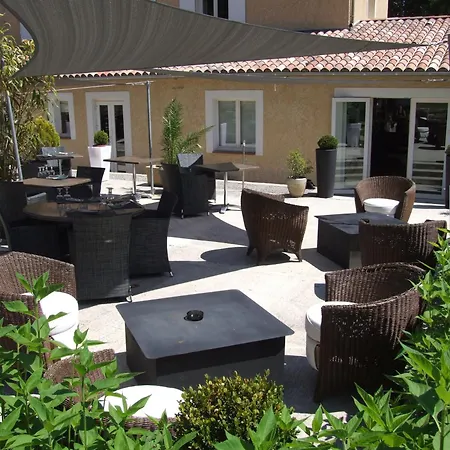 מלון Logis La Magnanerie - Cote Bistro Aubignosc