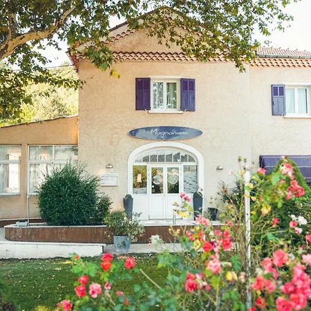 Logis La Magnanerie - Cote Bistro فندق