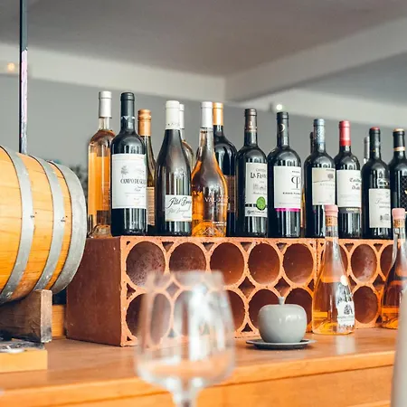 Logis La Magnanerie - Cote Bistro فندق