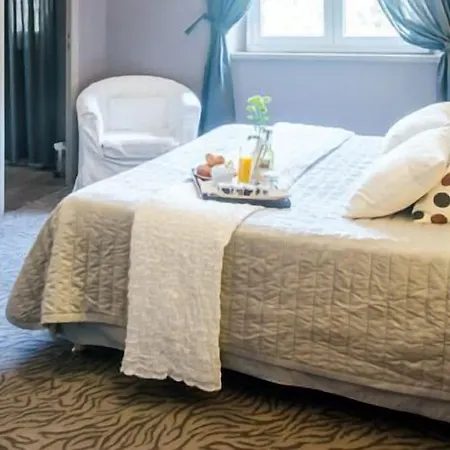 מלון Logis La Magnanerie - Cote Bistro Aubignosc