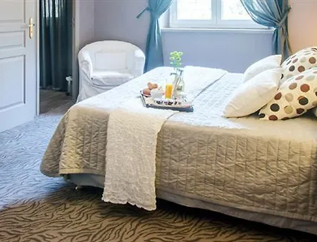 فندق Logis La Magnanerie - Cote Bistro 3*