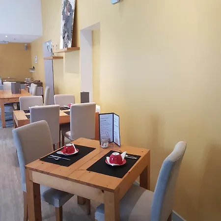 Logis La Magnanerie - Cote Bistro فندق