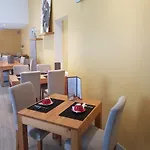 Logis La Magnanerie - Cote Bistro Hotel
