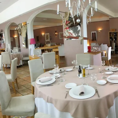 Hotel Logis La Magnanerie - Cote Bistro Aubignosc