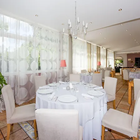 Logis La Magnanerie - Côté Bistro Hotel