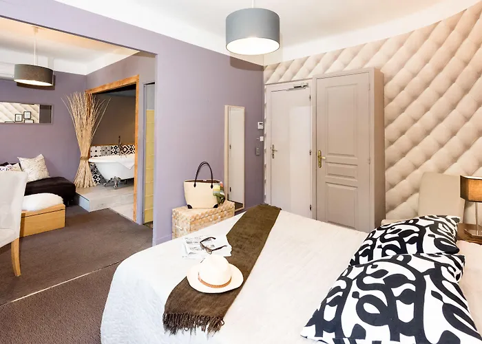 Hotel Logis La Magnanerie - Cote Bistro Aubignosc