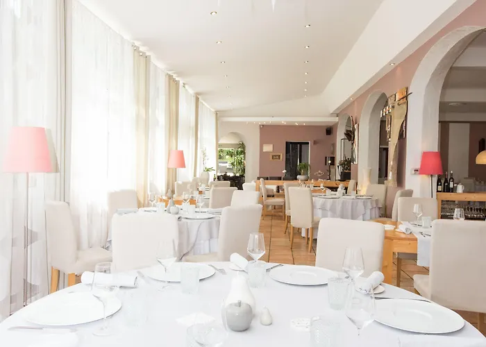 Hotel Logis La Magnanerie - Cote Bistro